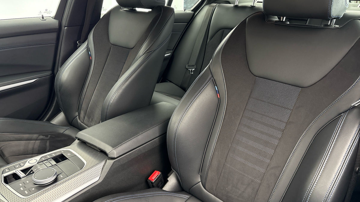 BMW 3 Series Image 7