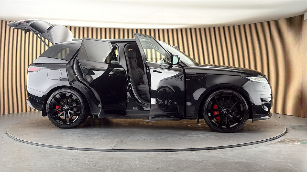 More views of Land Rover Range Rover Sport