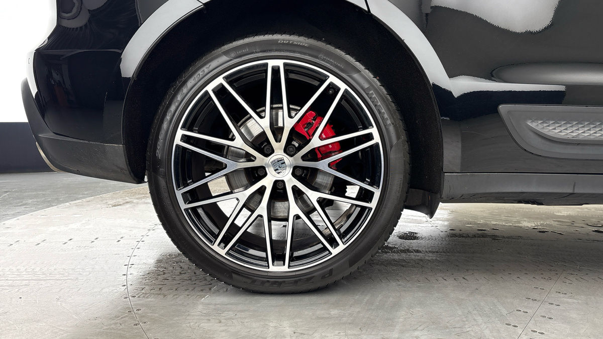 Porsche Macan Image 10