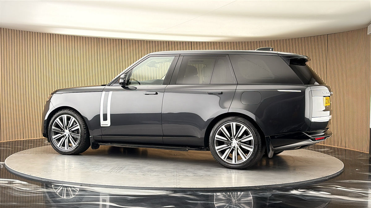 More views of Land Rover Range Rover