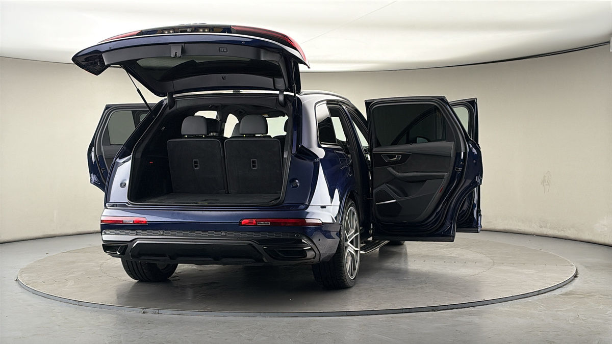 More views of Audi Q7