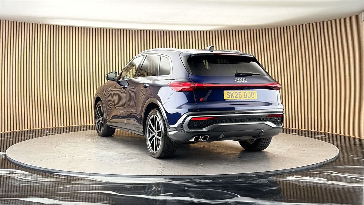 More views of Audi Q5