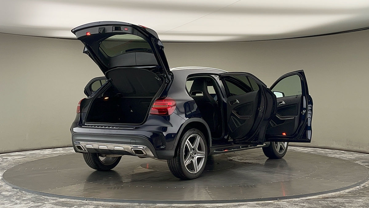 More views of Mercedes-Benz GLA