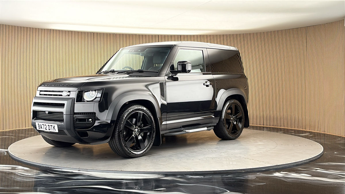 Land Rover Defender 90 Image 20