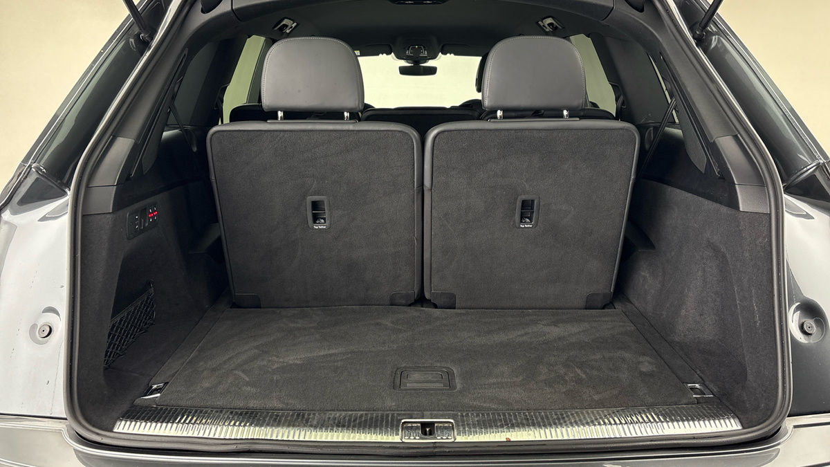 Audi Q7 Image 11
