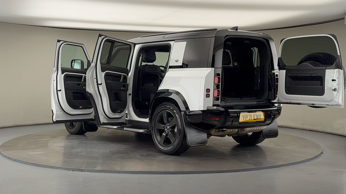 More views of Land Rover Defender 110
