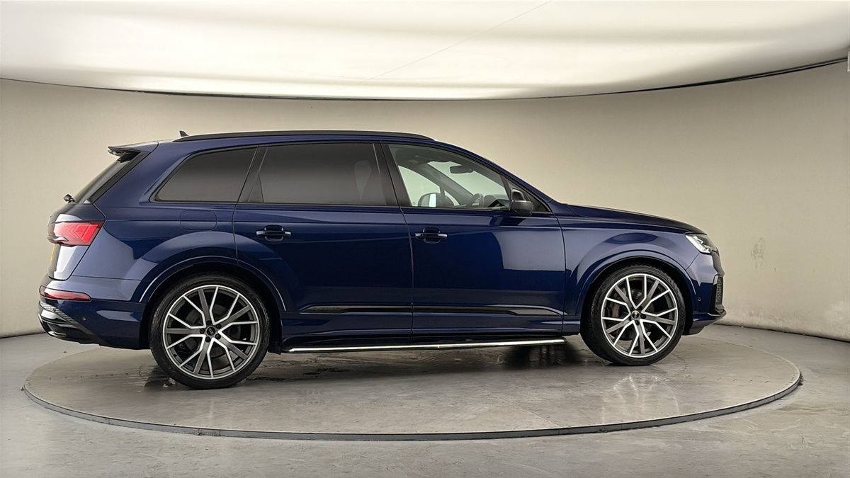 More views of Audi Q7