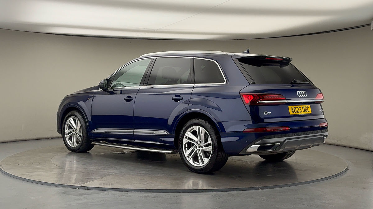 More views of Audi Q7
