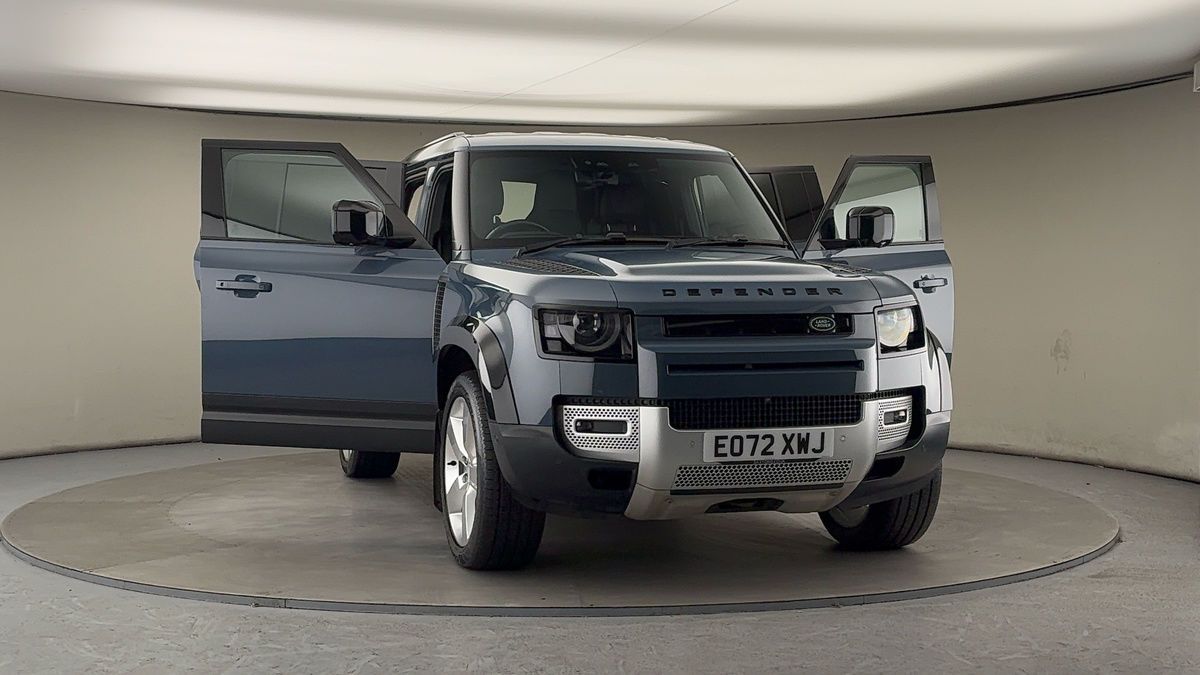 More views of Land Rover Defender 110