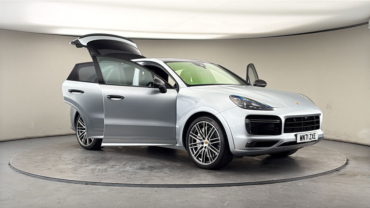 More views of Porsche Cayenne