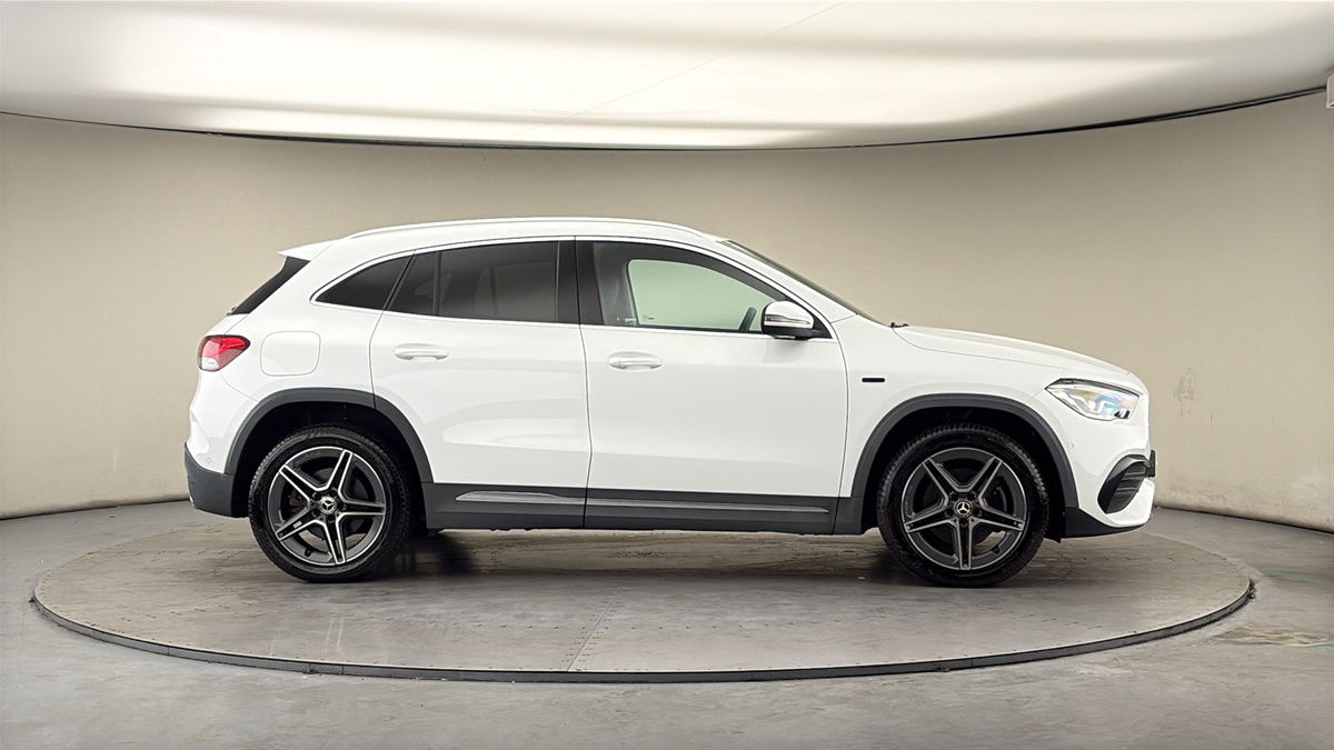 More views of Mercedes-Benz GLA