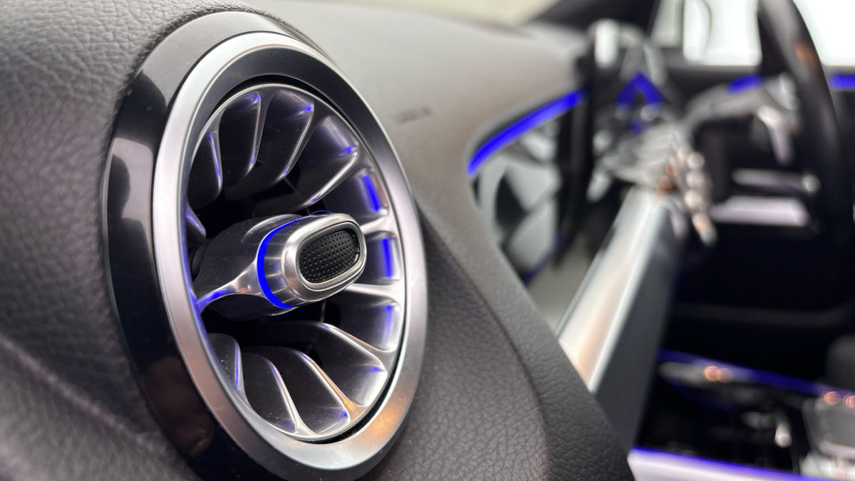 Mercedes-Benz GLB Image 6