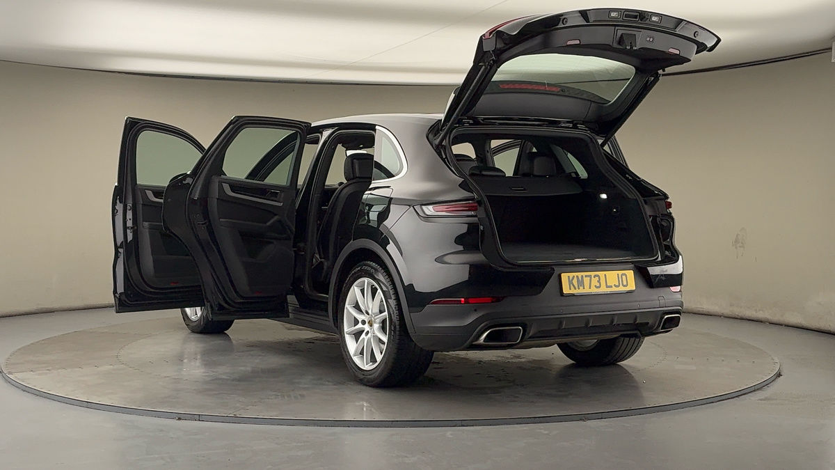 Porsche Cayenne Image 23