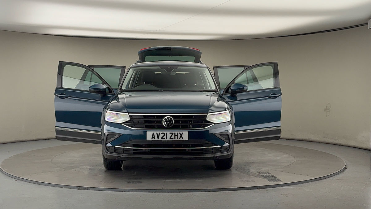 More views of Volkswagen Tiguan