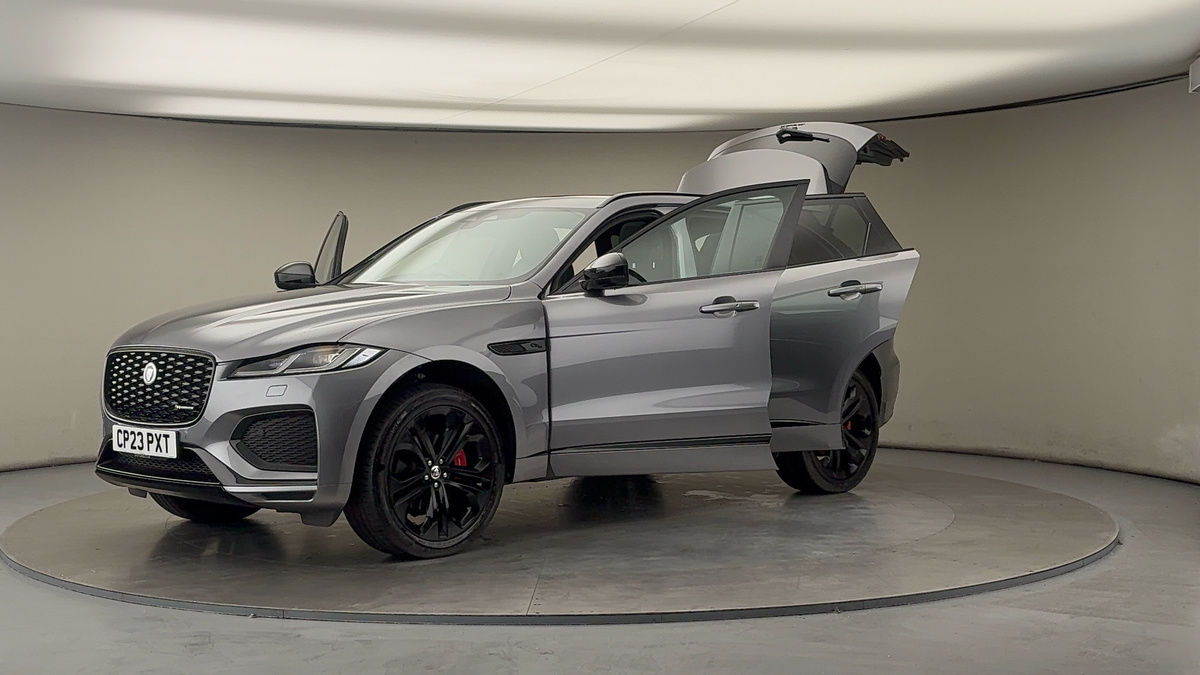 Jaguar F-PACE Image 22