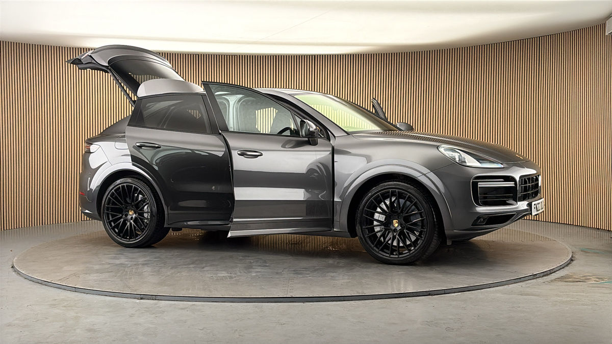 More views of Porsche Cayenne