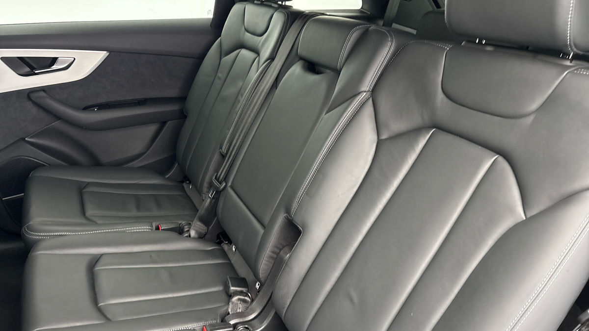 Audi Q7 Image 8