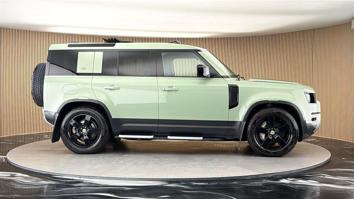 More views of Land Rover Defender 110