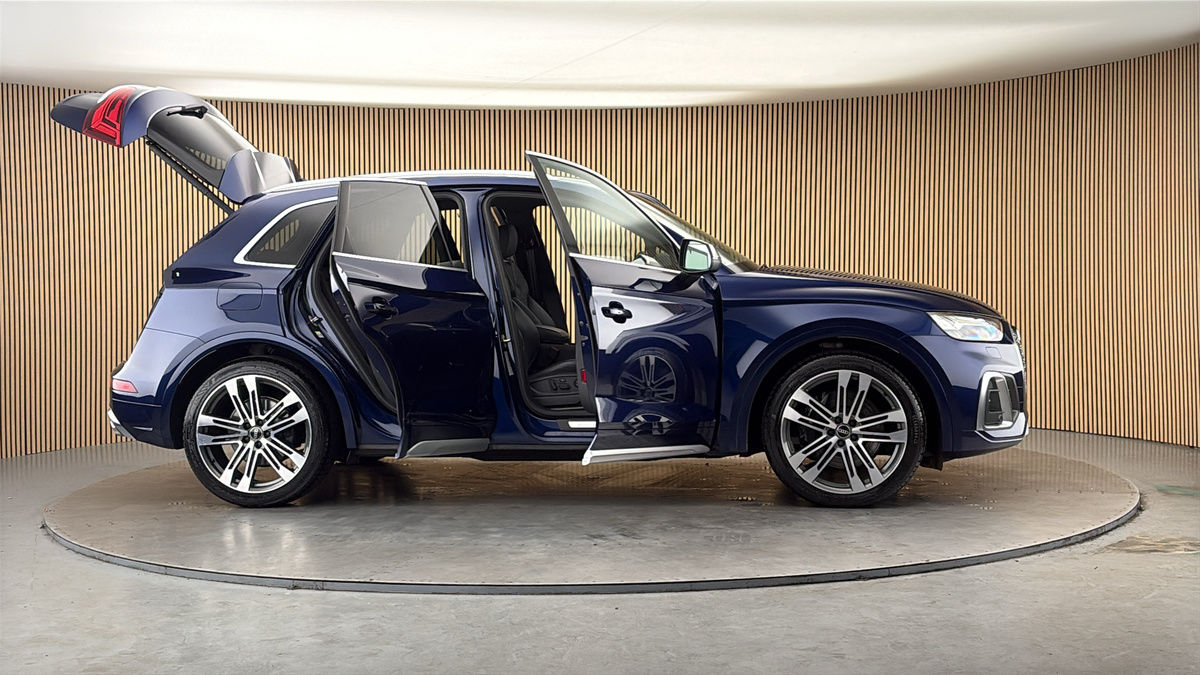 More views of Audi SQ5