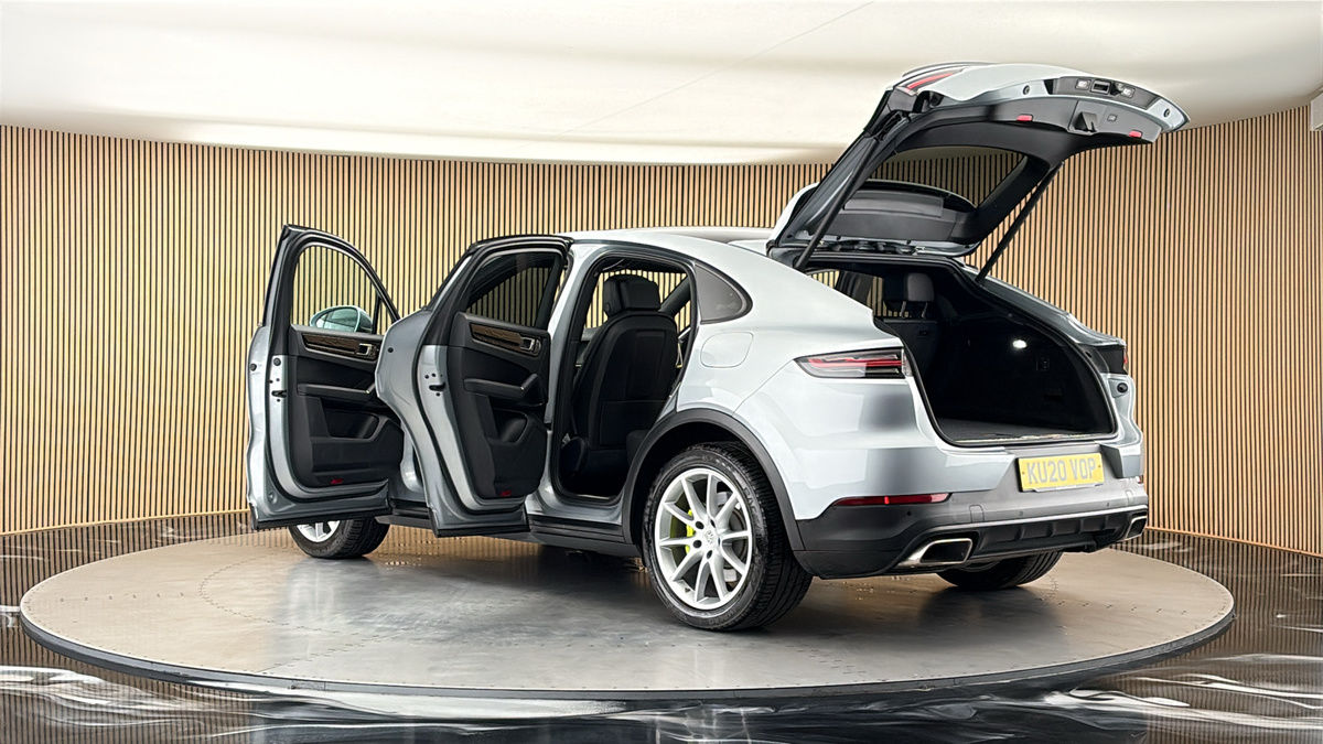 More views of Porsche Cayenne