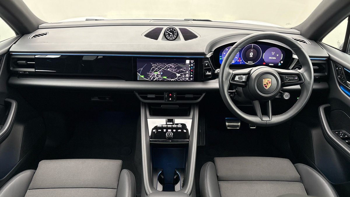 Porsche Macan Image 12