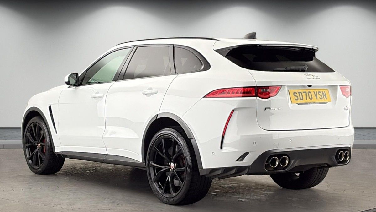 Jaguar F-PACE Image 2