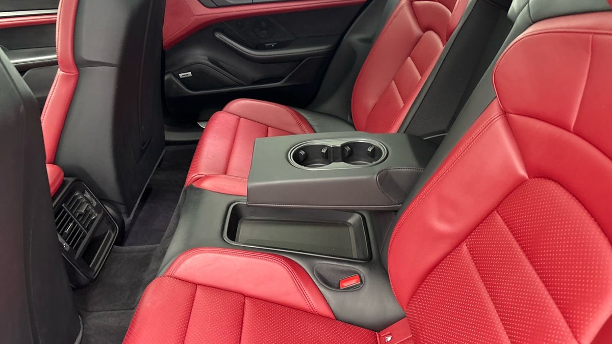 Porsche Taycan Image 9