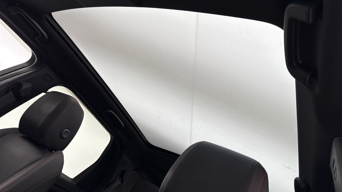 Land Rover Discovery Sport Image 6