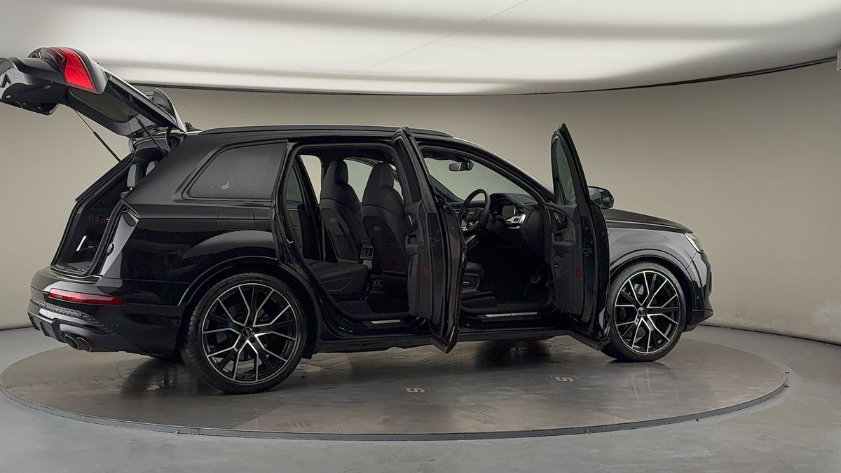 More views of Audi SQ7