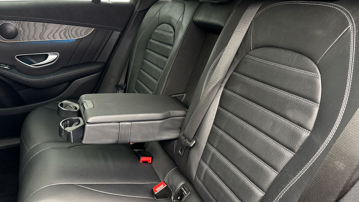 Mercedes-Benz EQC Image 10