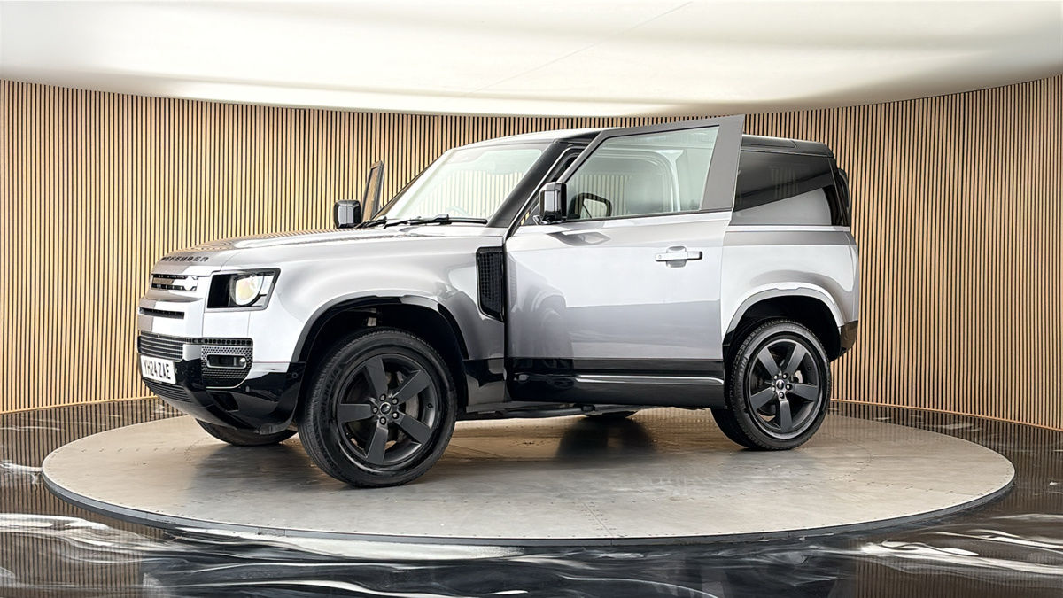 More views of Land Rover Defender 90