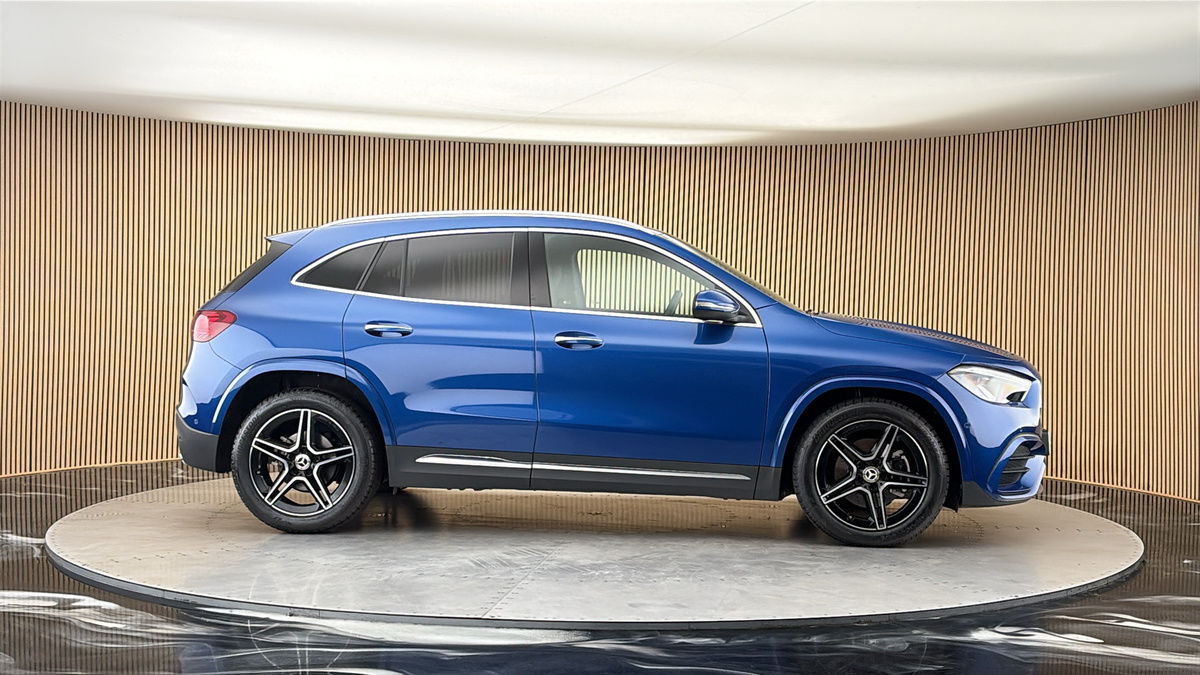 More views of Mercedes-Benz GLA