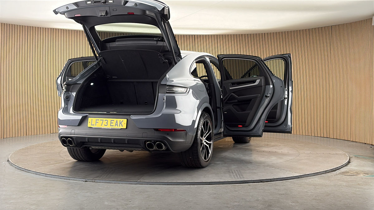 More views of Porsche Cayenne
