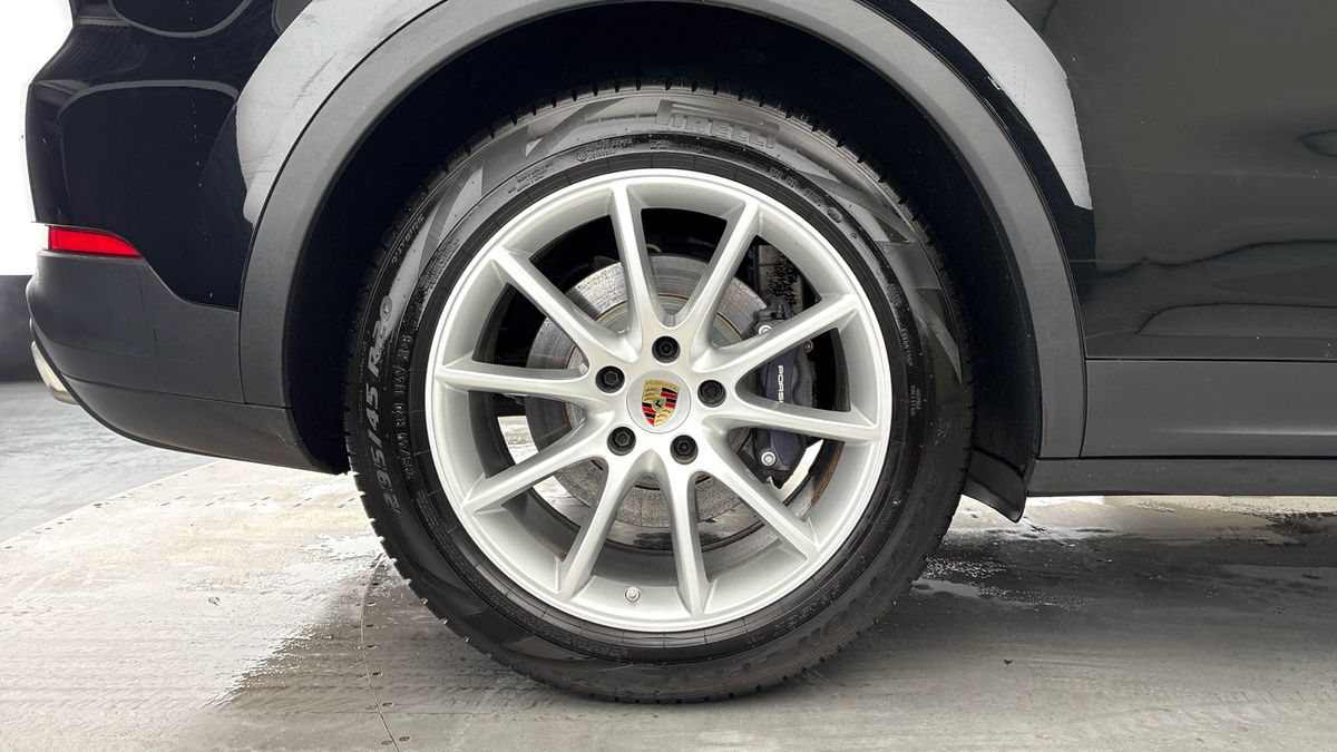 Porsche Cayenne Image 10