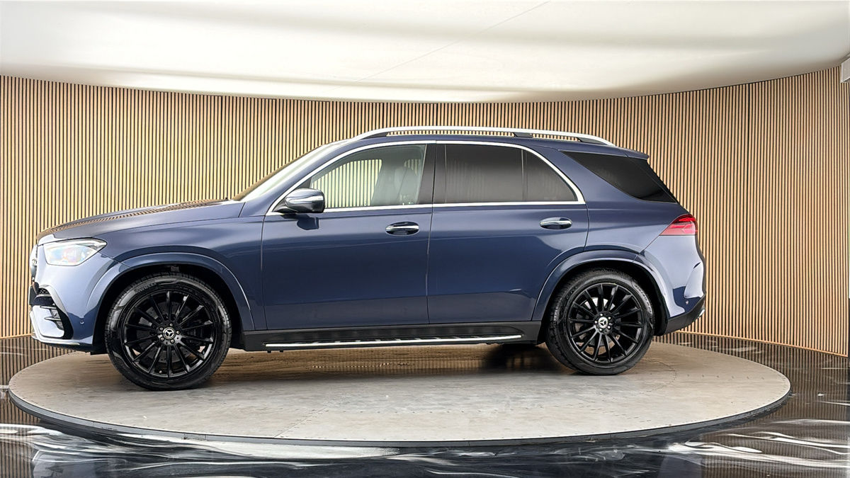 More views of Mercedes-Benz GLE