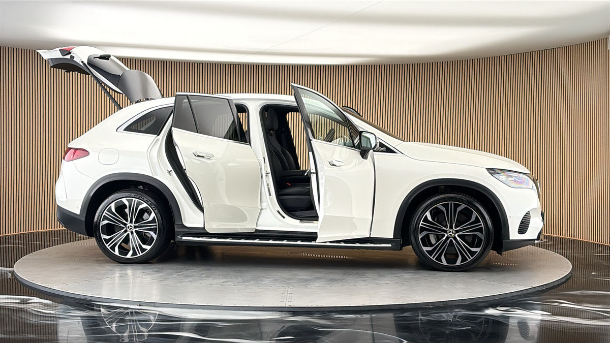 More views of Mercedes-Benz EQE