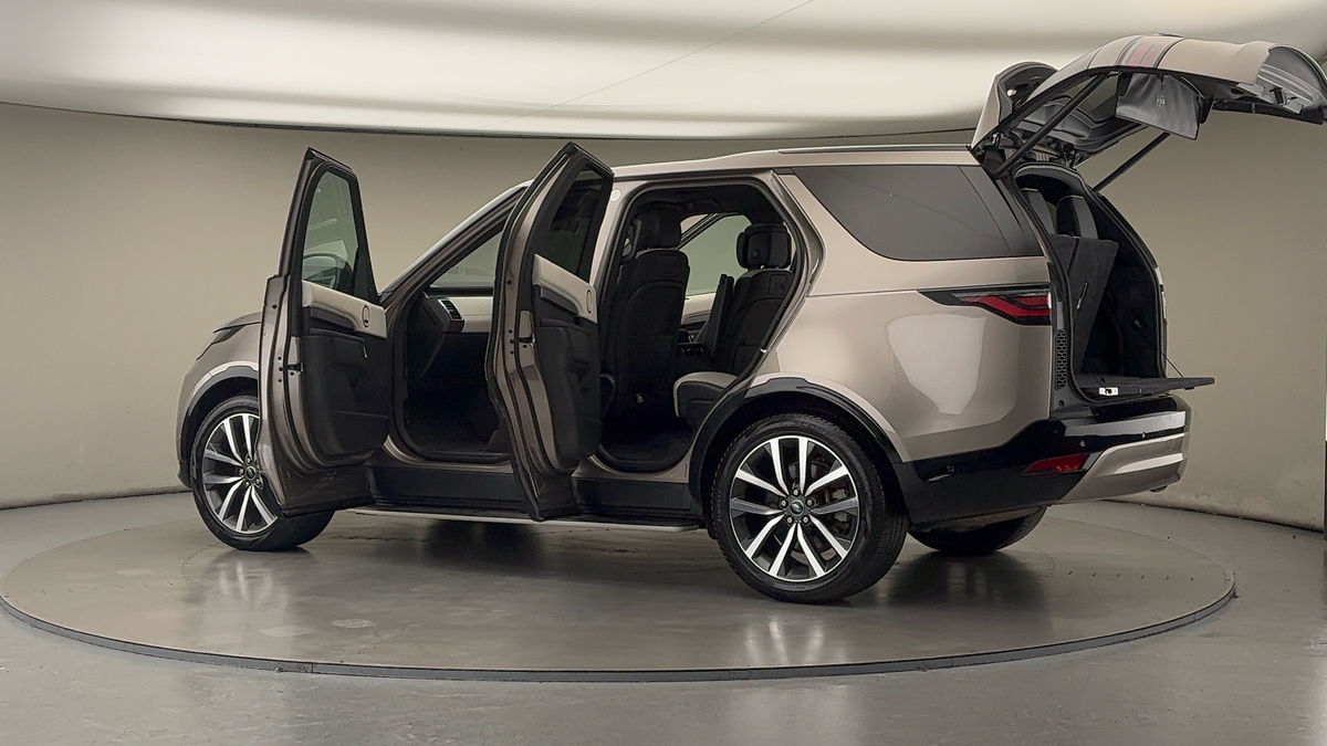 More views of Land Rover Discovery