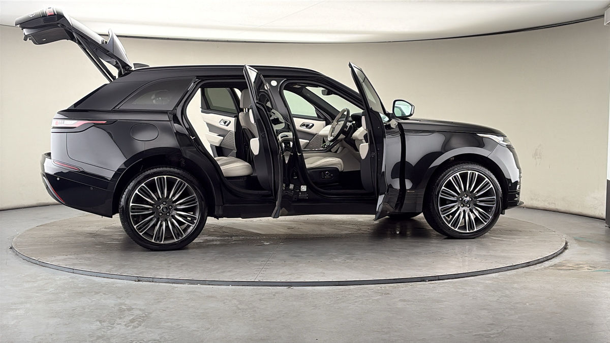 More views of Land Rover Range Rover Velar