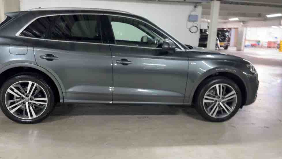 More views of Audi Q5