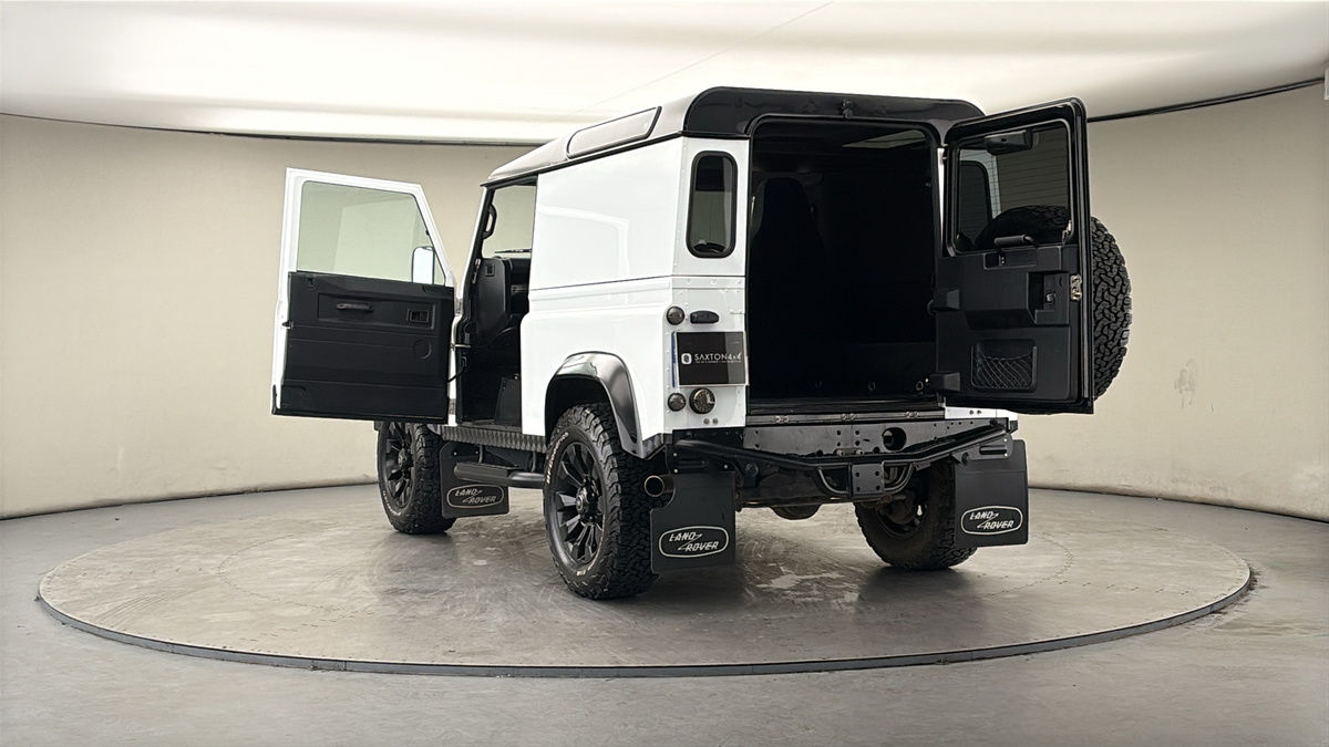 More views of Land Rover Defender 90