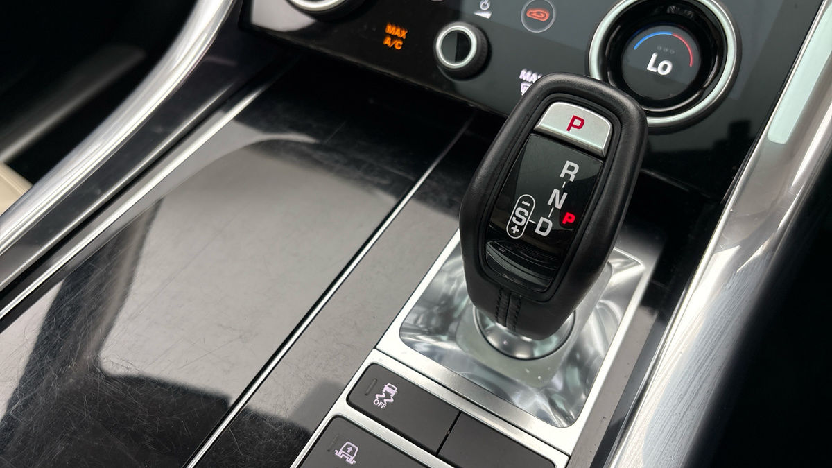 Land Rover Range Rover Sport Image 25