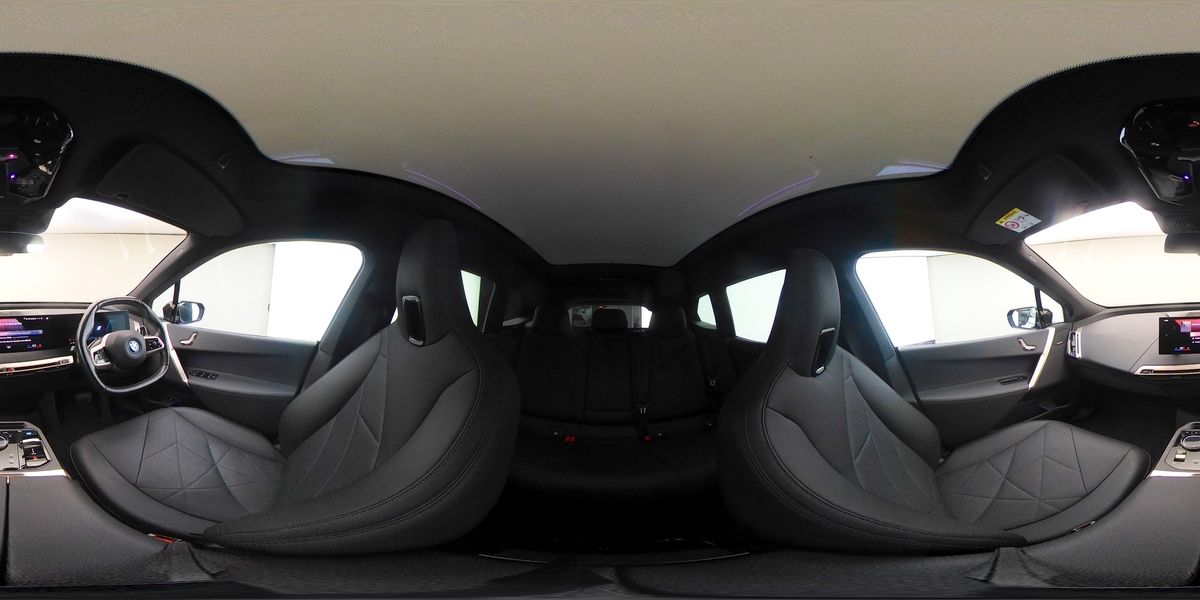 More views of BMW iX