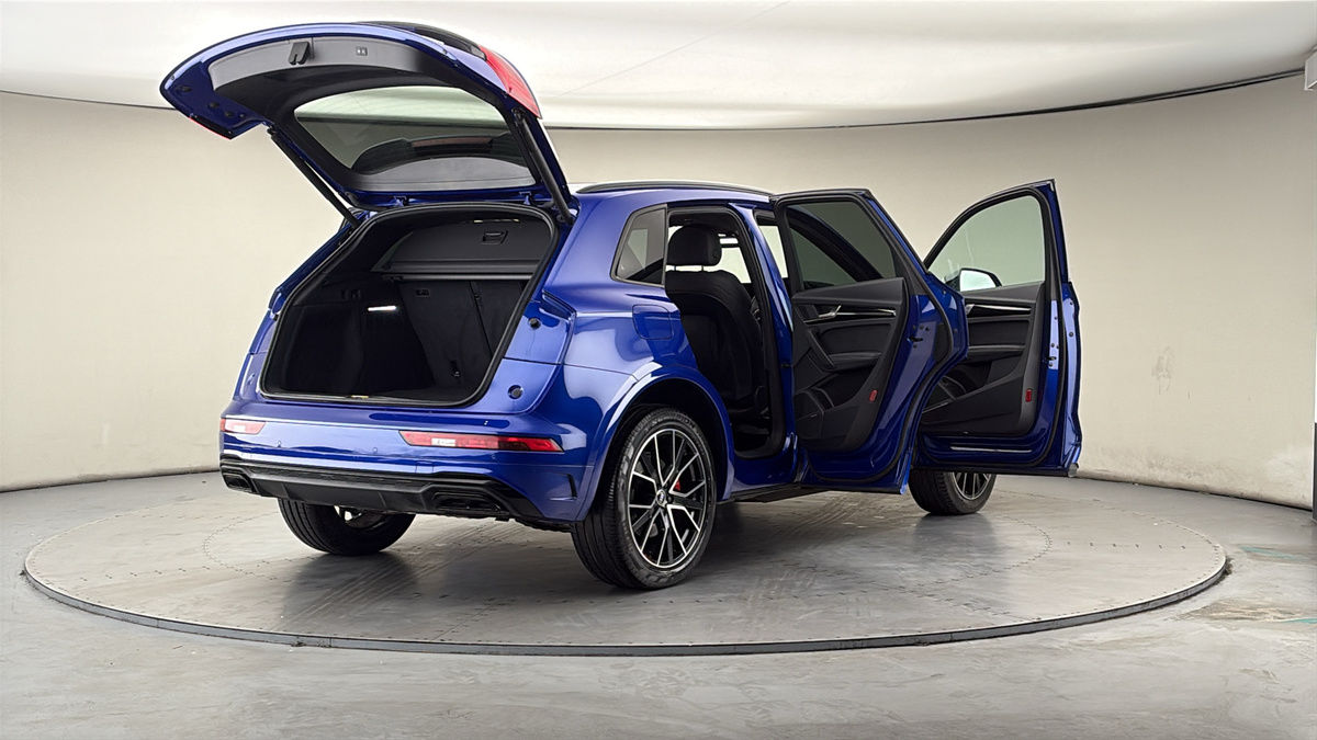 More views of Audi Q5