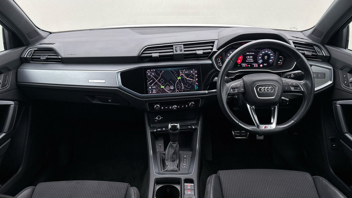 Audi Q3 Image 12