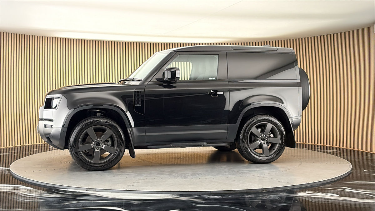 More views of Land Rover Defender 90