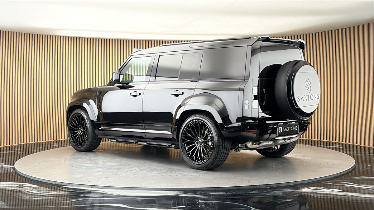 More views of Land Rover Defender 110