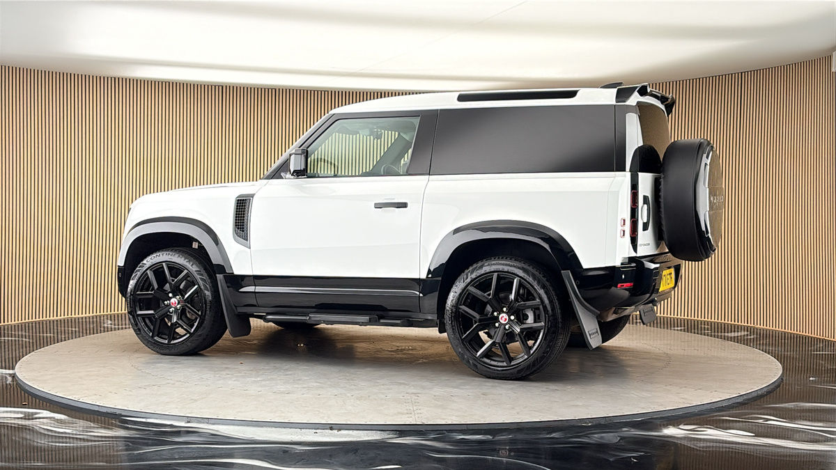 More views of Land Rover Defender 90
