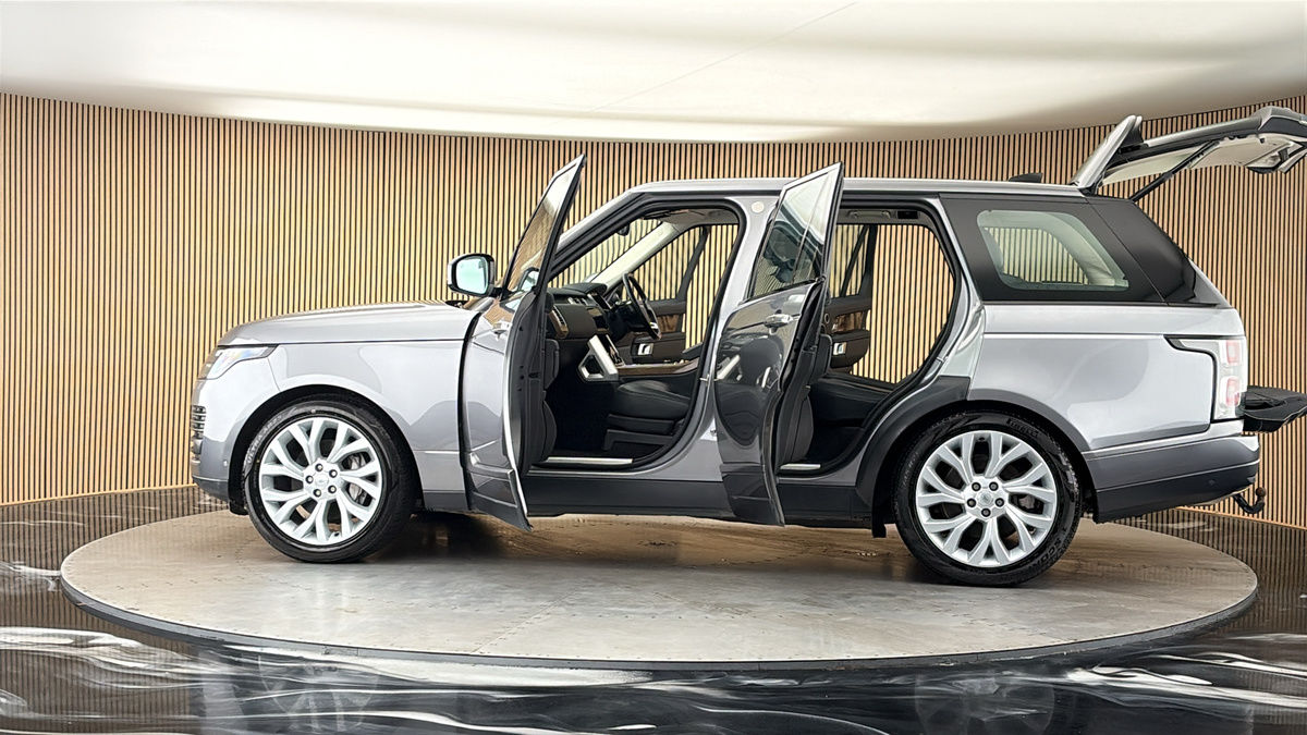 More views of Land Rover Range Rover