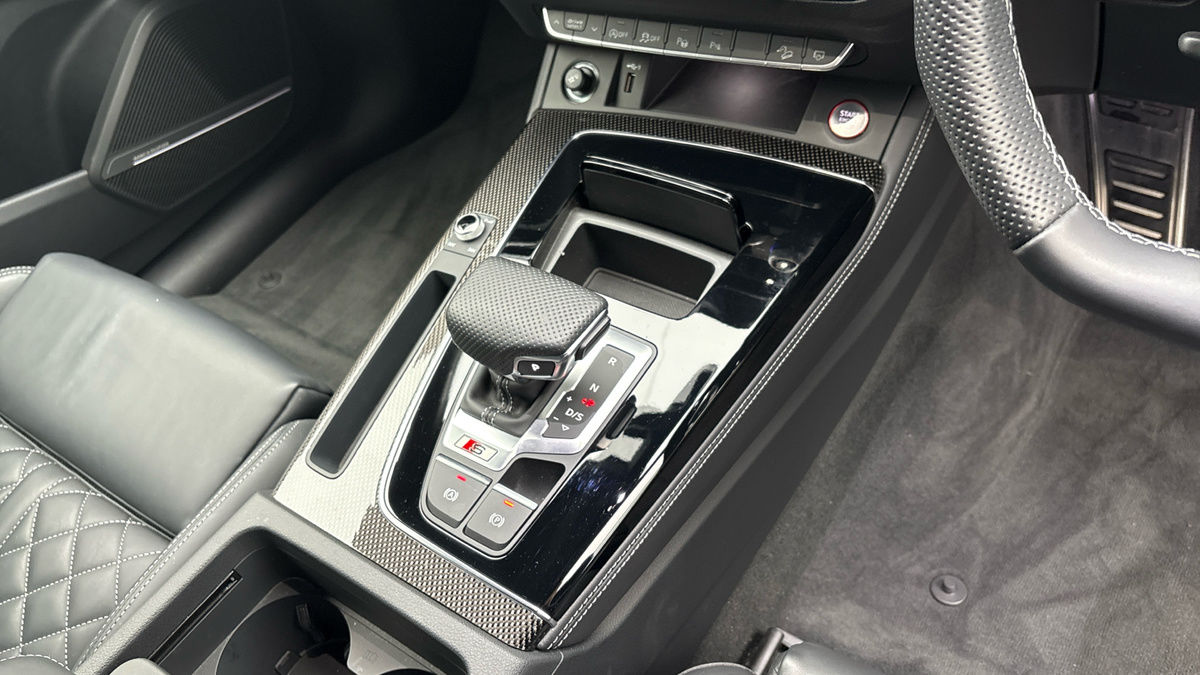 Audi SQ5 Image 18