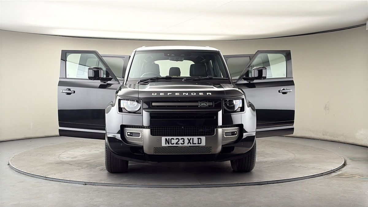 More views of Land Rover Defender 110